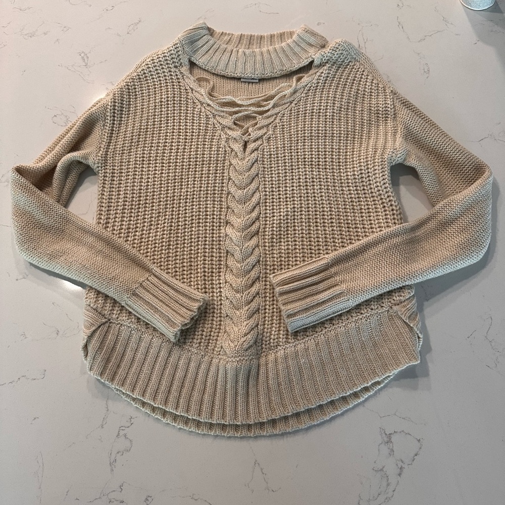 American Rag Cream V-Neck Sweater with Chunky Knit